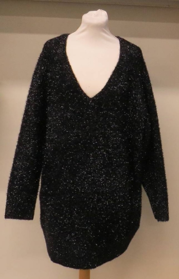 Rita Ora V-neck Jumper Black Size: 16