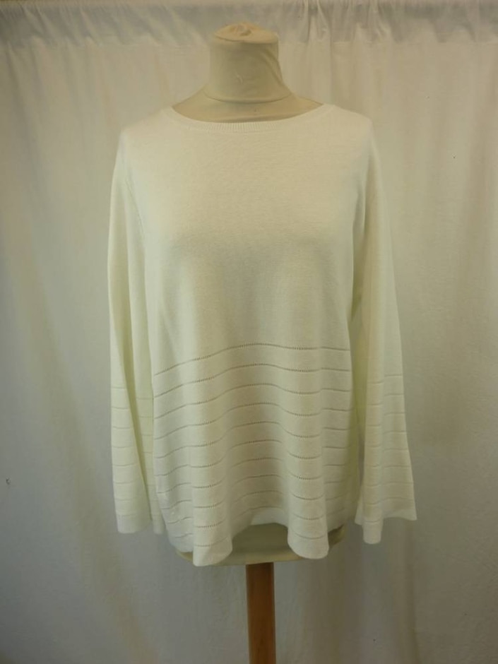 Laura Ashley Long Sleeve Knit Top White Size: 14